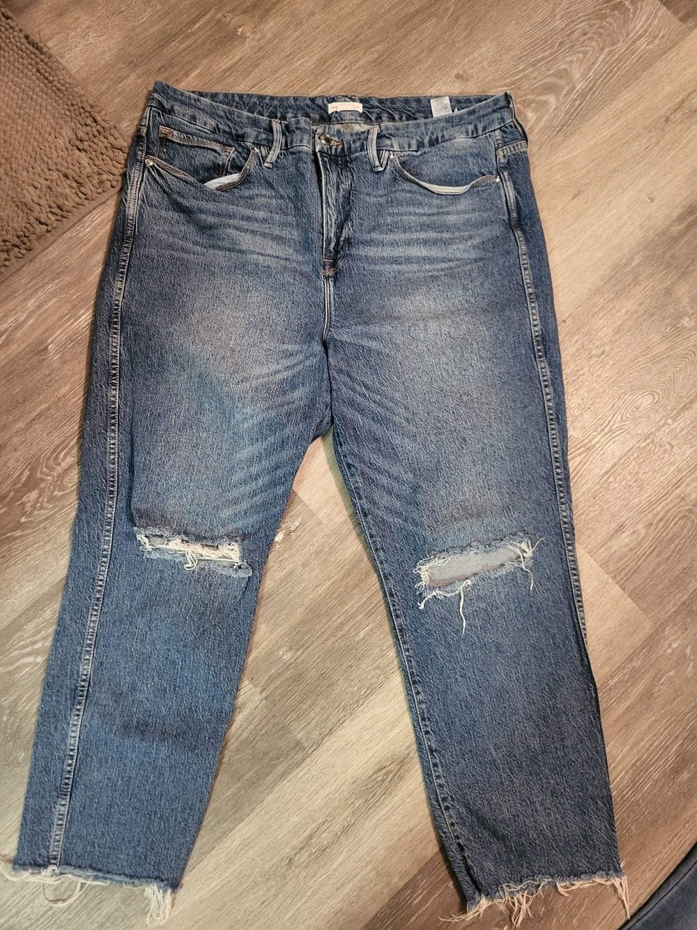 Good American Distressed Relaxed Fit Jeans - Blue